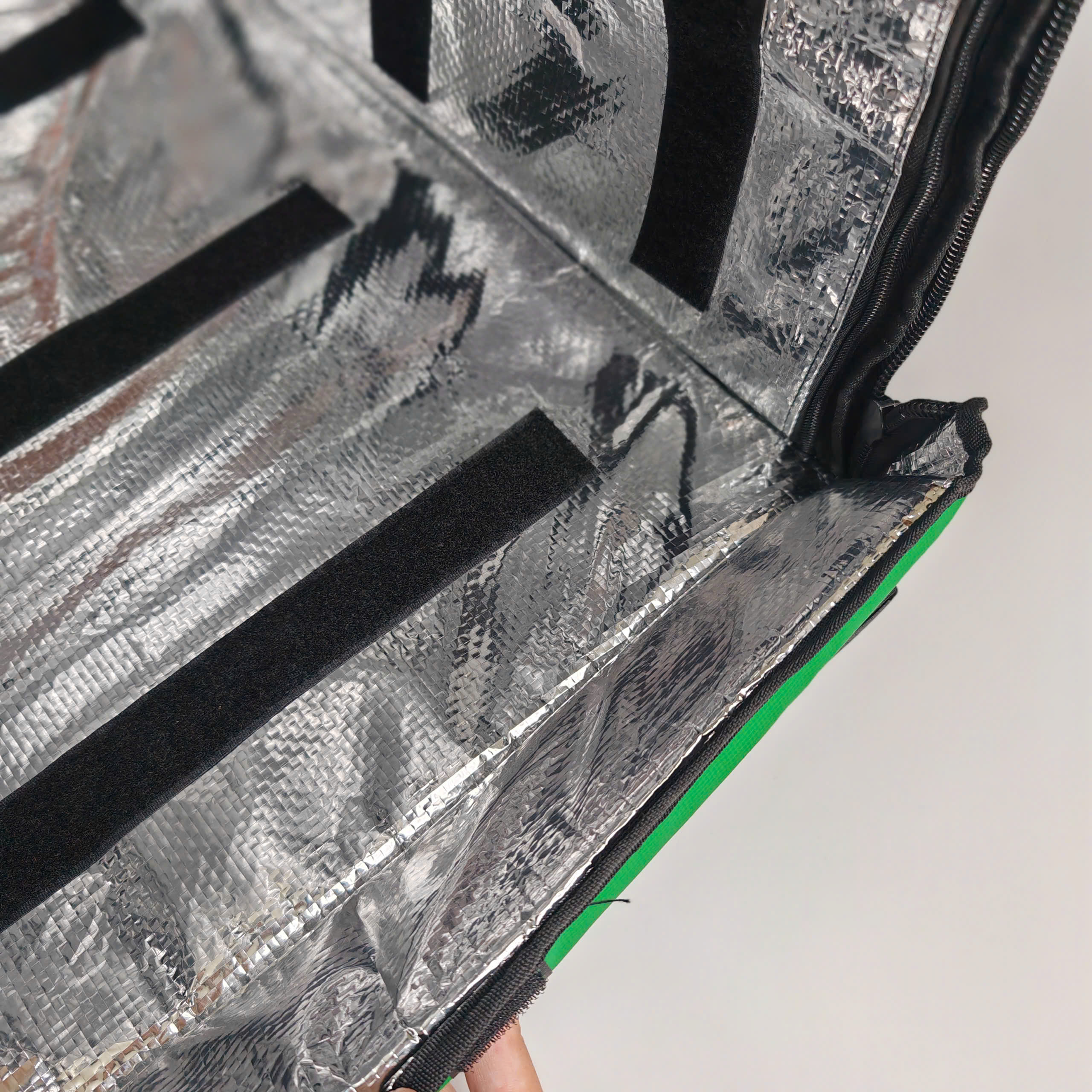 xuong-may-tui-giu-nhiet